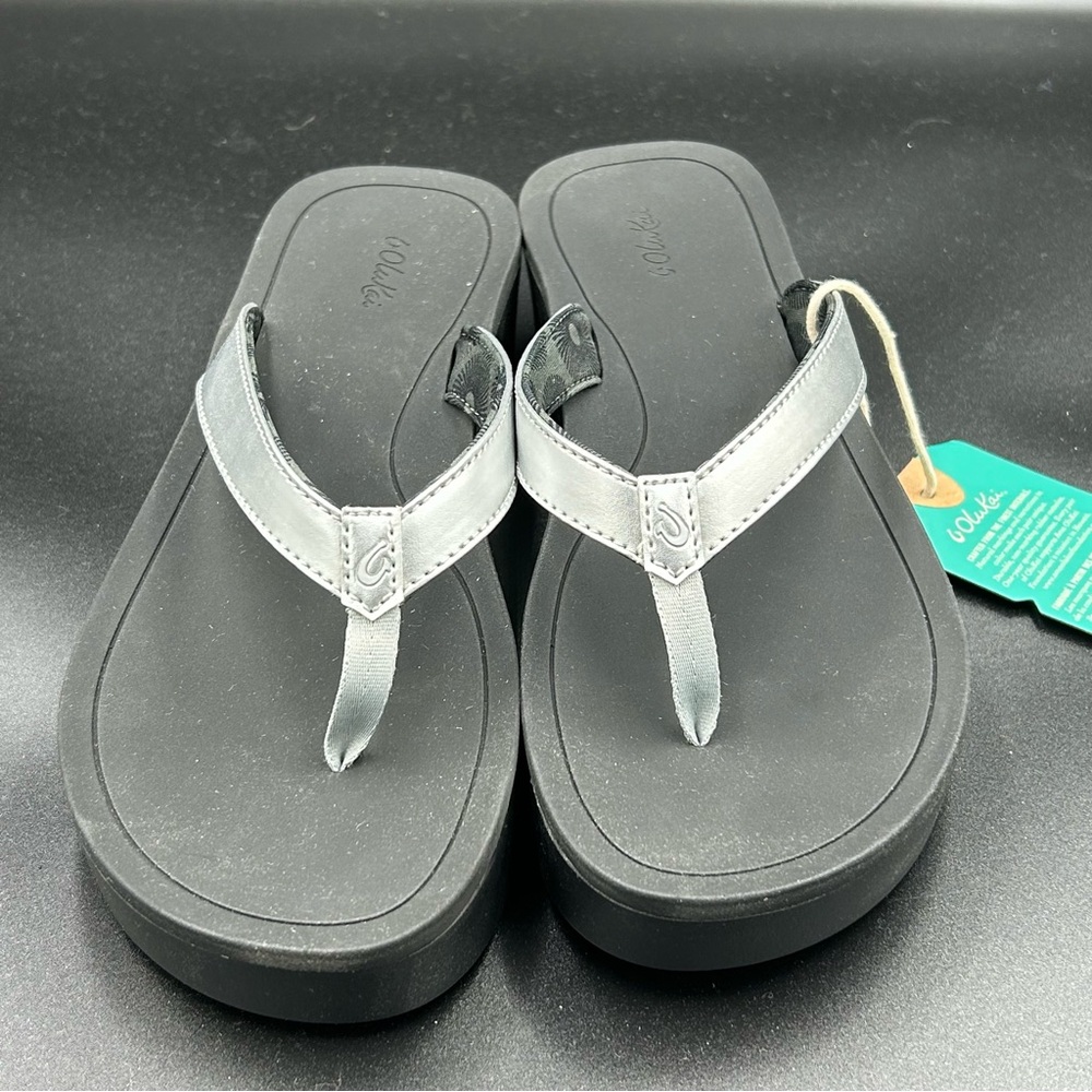OluKai Women's Black and‎ Silver Sandals Brand New with Box Sz 11 - Picture 2 of 11